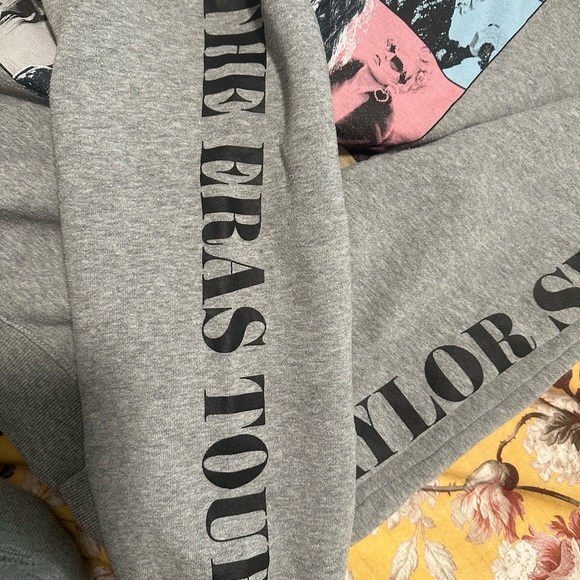 Eras Grey zip up crewneck - Picture 3 of 5